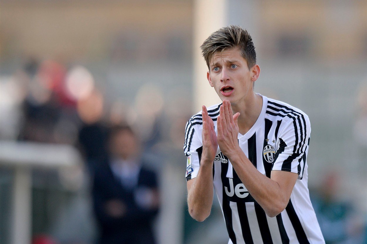 Fc Bari, rinforzo a centrocampo: arriva Macek in prestito dalla Juventus
