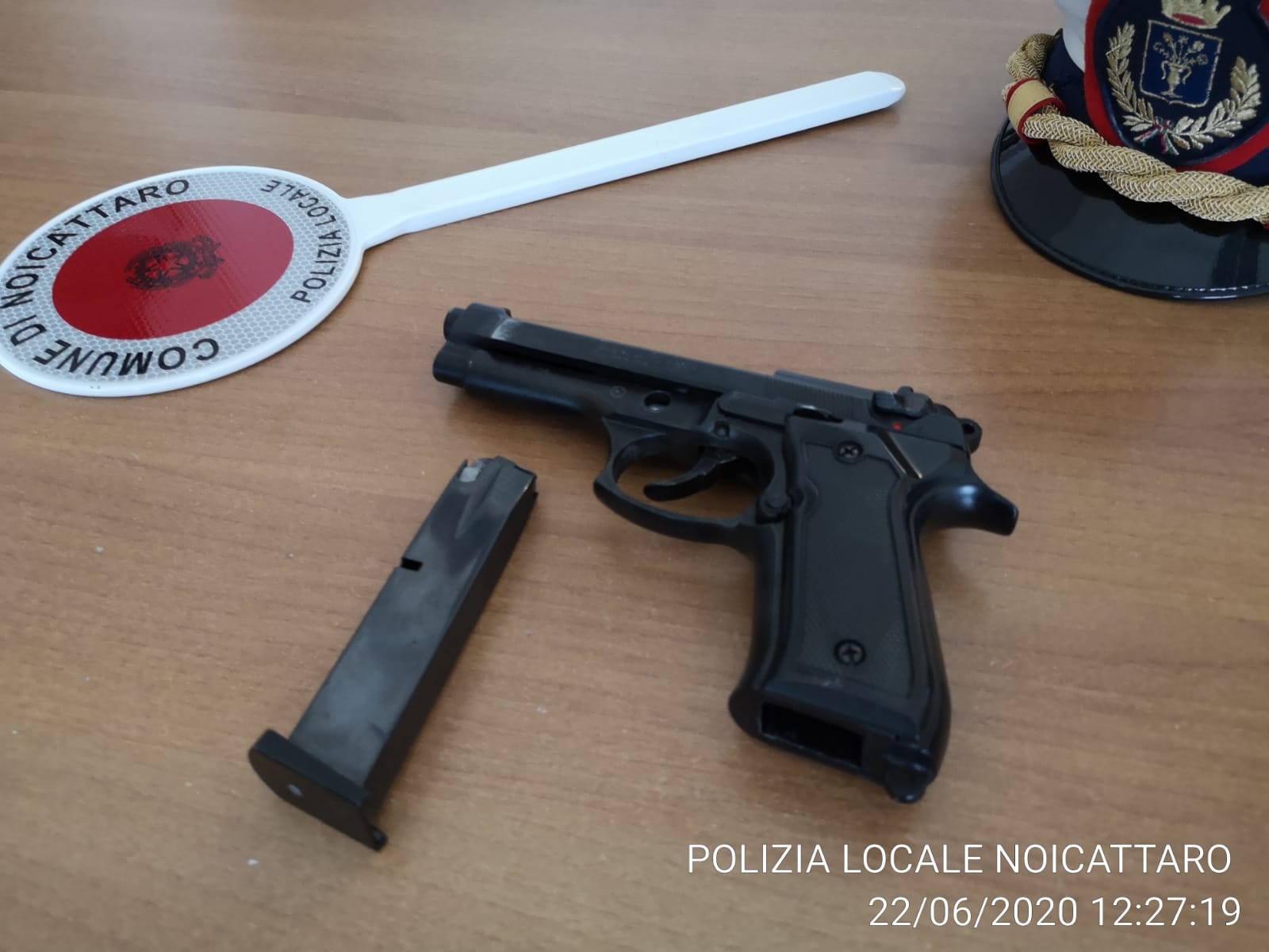 Noicattaro, pistola giocattolo modificata trovata per strada: indaga la  Polizia. Attesa per gli esami balistici