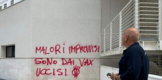 Raid No Vax al Policlinico di Bari